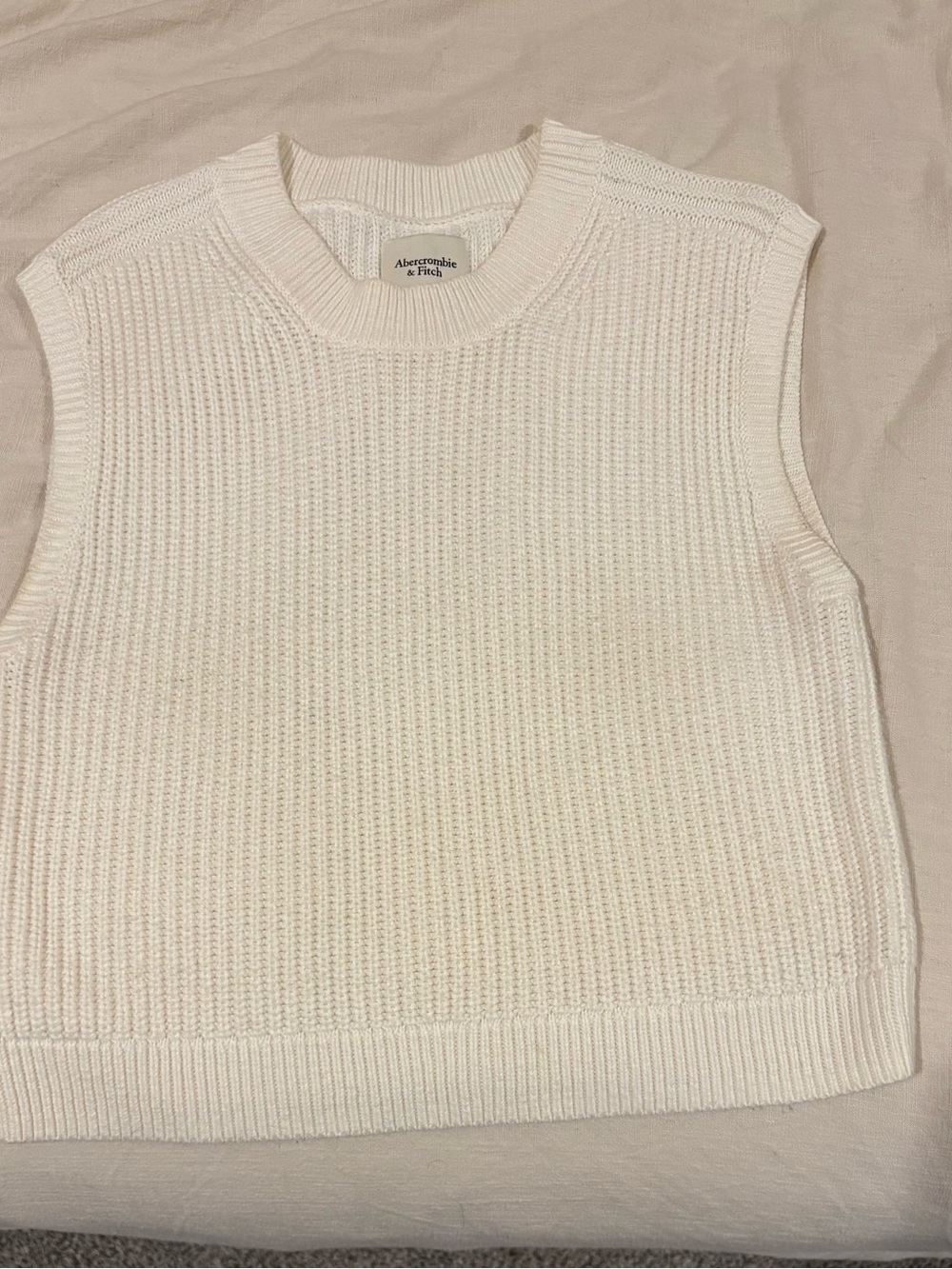 Abercrombie & Fitch Men's Cream Crewneck Sleeveless Knit Vest